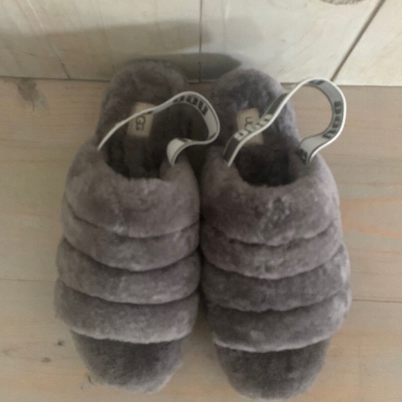 - UGG FLUFF yeah  SLIDES charcoal gray  US 6 NIB - Picture 3 of 7